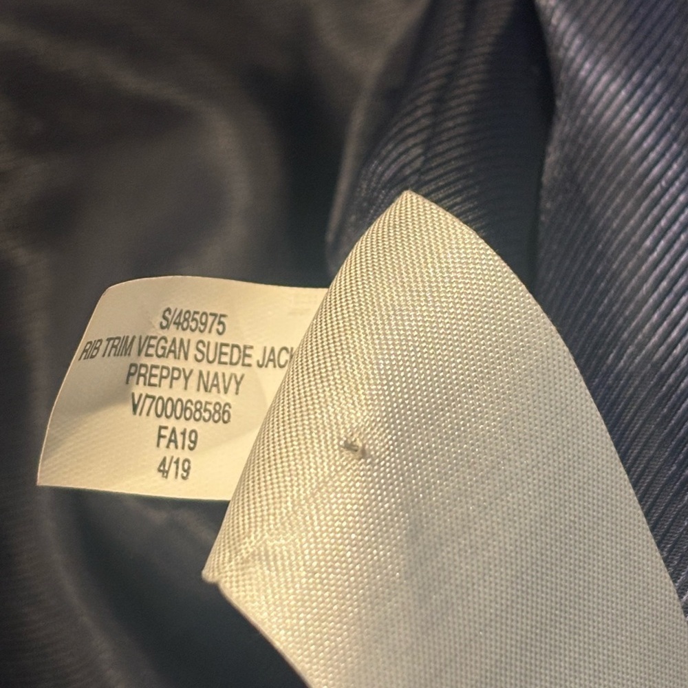Banana Republic Dark Blue Vegan Suede Jacket in size Medium. Great condition! - Picture 15 of 15